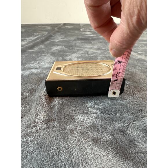 Vintage mid-century Realtone transistor AM radio and leather carrying case works - Picture 4 of 12